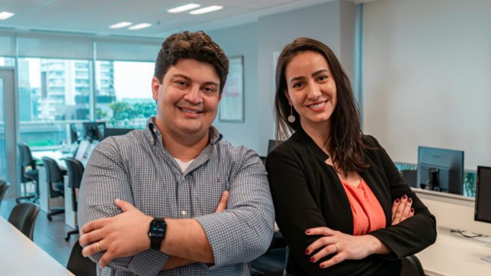 A7B-Adtail-Adriana-Campos-e-Andre_-Bonanomi-1024×684-1-750×430 André, CEO da A7B, e Adriana Campos, CEO da Adtail. Foto: divulgação.