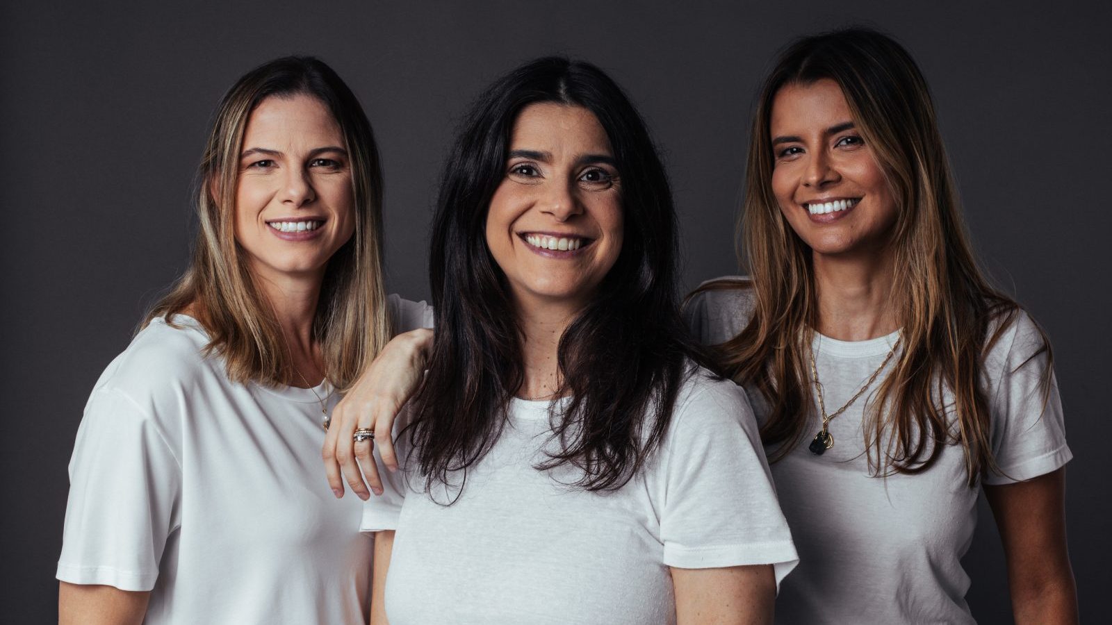 Bianca Cassarino, Antonia Teixeira e Roberta Sotomaior, as cofundadoras da Bloom Care. Crédito da imagem Duda Portella-Divulgação-Bloom Care Foto: Duda Portella/divulgação.