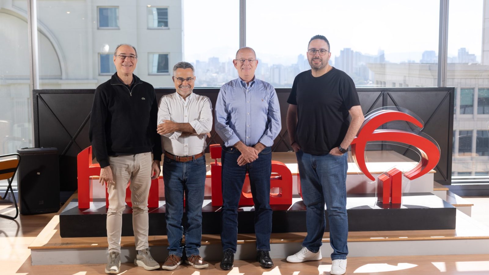 Esquerda para direita Tony dos Santos Co-founder e Advisor; Professor José Luis Poli advisor; Ricardo Podolsky Co-founder e CEO e Paulo Flavio Faia Nogueira, Co-founder e CTO Crédito Fábio Risnic