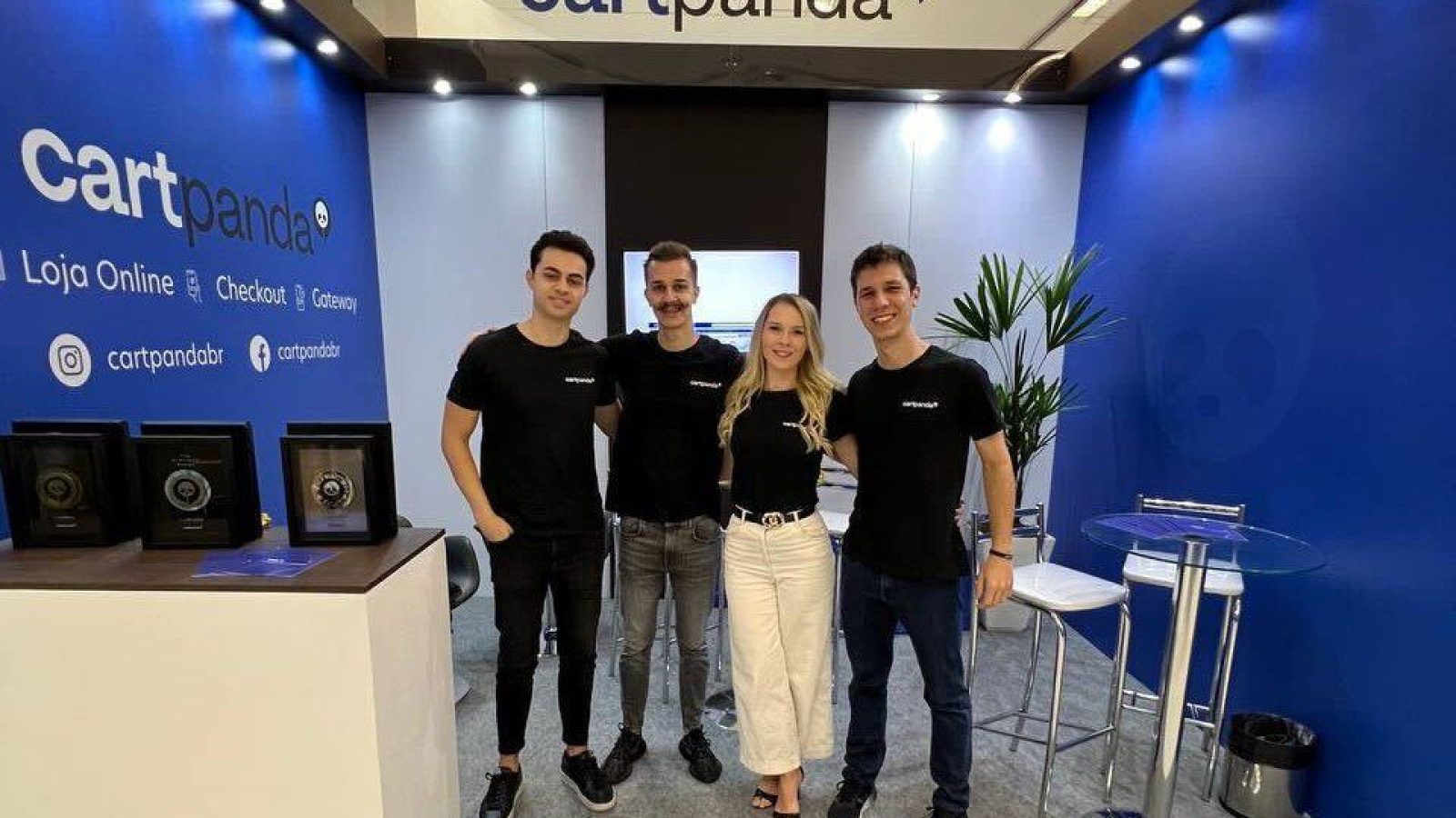Lucas Castellani (CEO da Cartpanda), Leonardo Gross (Head Comercial), Tayna Bezerra (Head Customer Support) e Gabriel Rossetti (Head de Operações). Crédito da imagem Divulgação-Cartpanda Foto: divulgação.