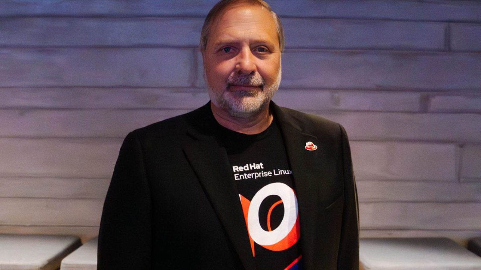 red hat Foto: divulgação.