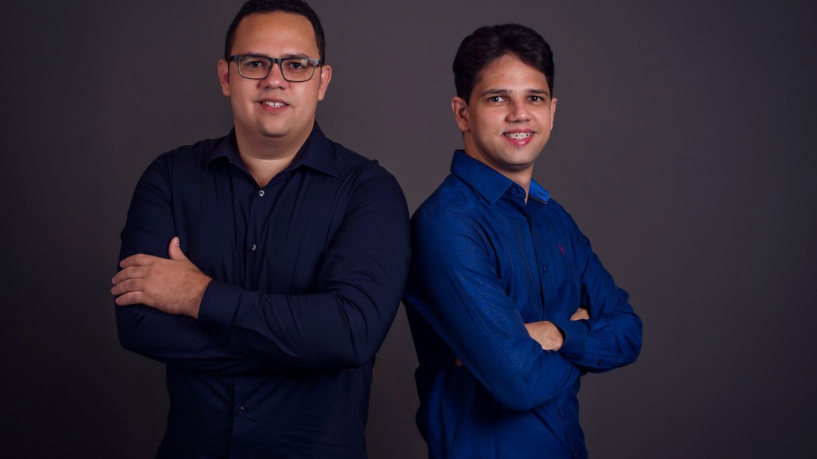 social commerce Jackson Araújo e Jefferson Araújo, fundadores da Showkase. Foto: divulgação.
