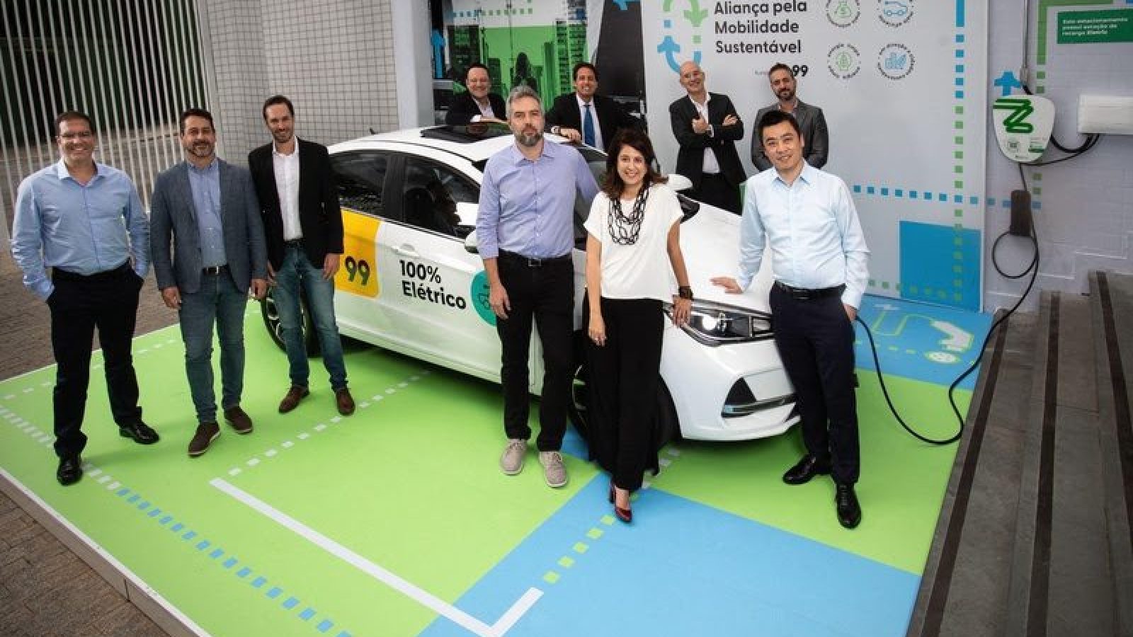 unnamed (15) Executivos em reunião de assinatura do acordo, na Casa99 em São Paulo. Foto: Mário Miranda