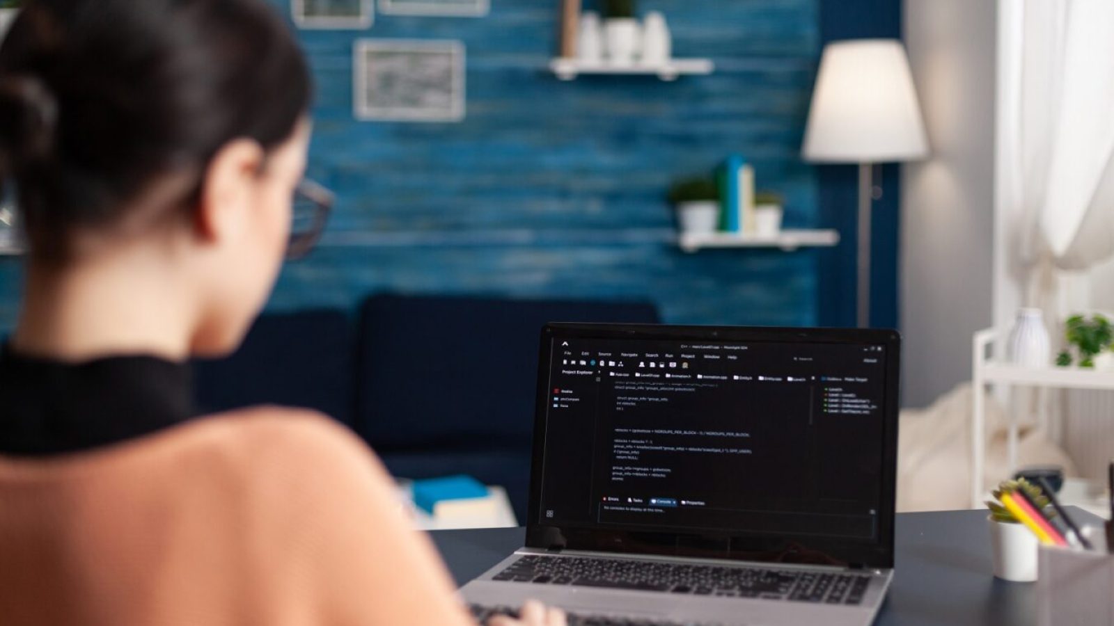 woman programmer Foto: DC Studio/AdobeStock